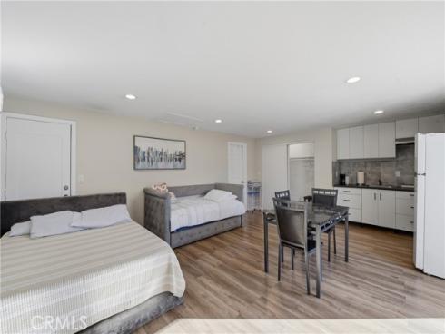 745 N N Vine St  , Anaheim, CA