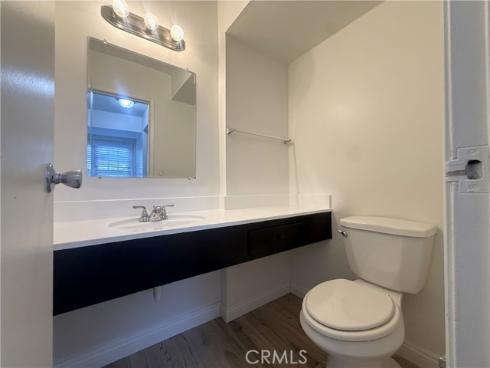 1974 W Glenoaks  E  Avenue, Anaheim, CA