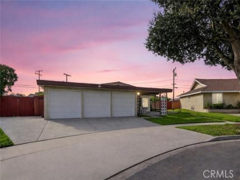 203 N Royal Place, Anaheim, CA