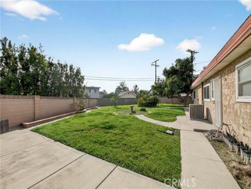 203 N Royal Place, Anaheim, CA