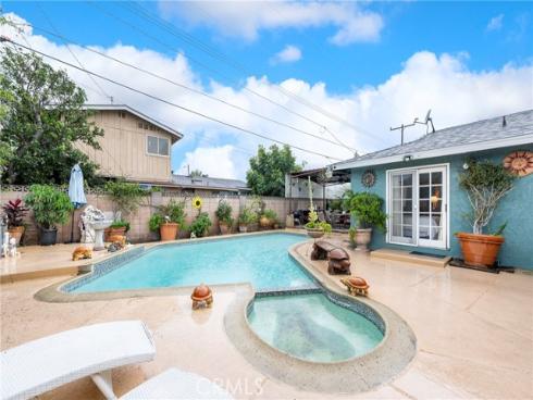 2136 W Clover , Anaheim, CA