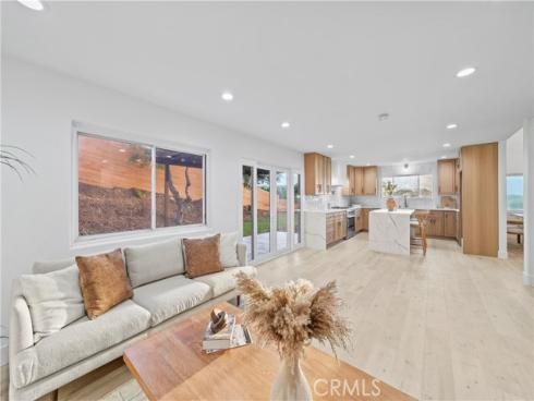 100 S Saddleback , Anaheim, CA