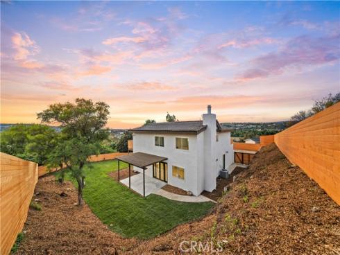 100 S Saddleback , Anaheim, CA