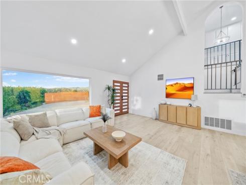 100 S Saddleback , Anaheim, CA