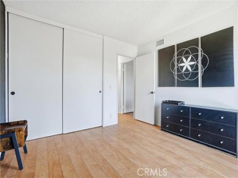 933 S Downey  20 , Anaheim, CA