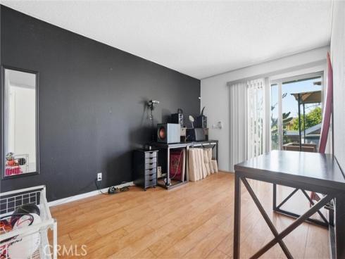 933 S Downey  20 , Anaheim, CA