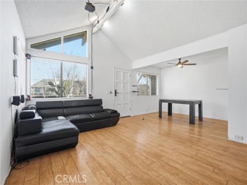 933 S Downey  20 , Anaheim, CA