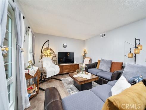 1800 W Gramercy  43  Avenue, Anaheim, CA