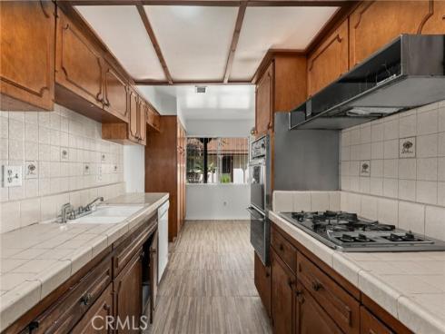 2011 W Katella 3 , Anaheim, CA