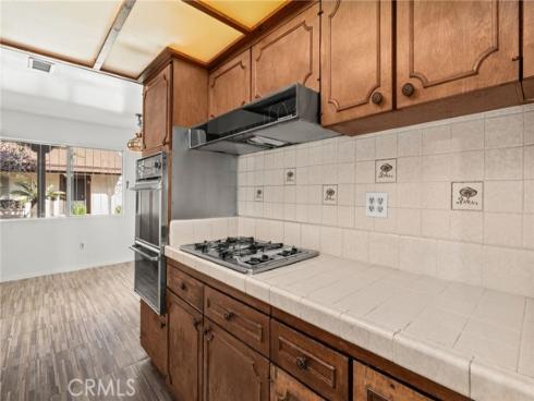 2011 W Katella 3 , Anaheim, CA