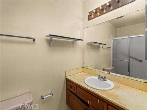 2011 W Katella 3 , Anaheim, CA