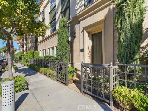 520 S. Anaheim Boulevard 1