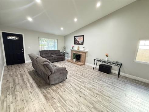 1748 N Oxford   Street, Anaheim, CA