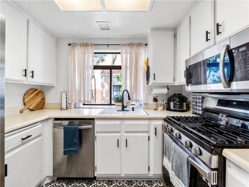 3573  W Greentree Cir  C , Anaheim, CA