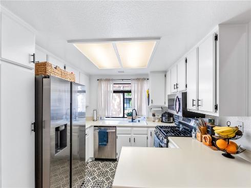 3573  W Greentree Cir  C , Anaheim, CA