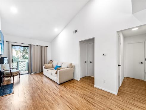 3573  W Greentree Cir  C , Anaheim, CA