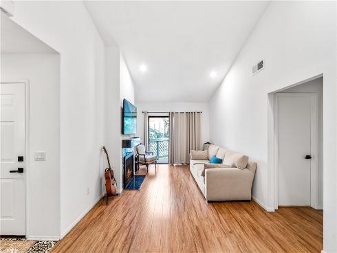 3573  W Greentree Cir  C , Anaheim, CA