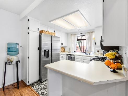 3573  W Greentree Cir  C , Anaheim, CA