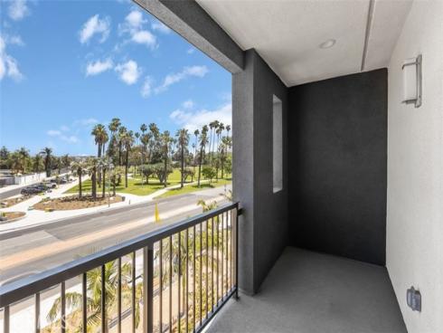 1097 N Harbor   Boulevard, Anaheim, CA