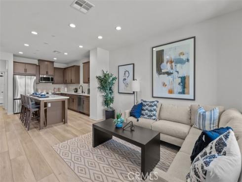 1097 N Harbor   Boulevard, Anaheim, CA