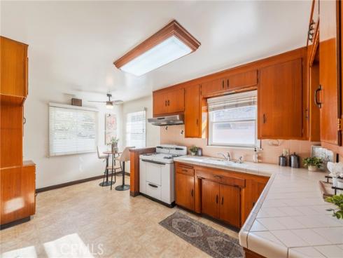 1241 S Walnut , Anaheim, CA