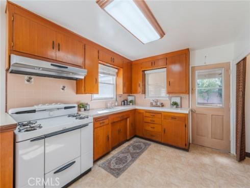 1241 S Walnut , Anaheim, CA