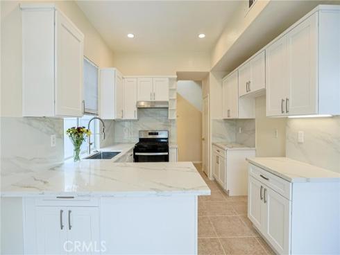 2062 W. Blue Violet Court