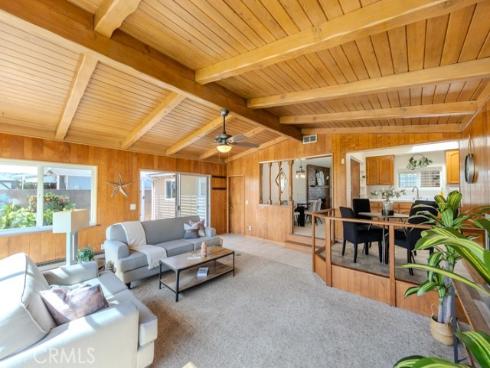 2834 W Keys   Lane, Anaheim, CA