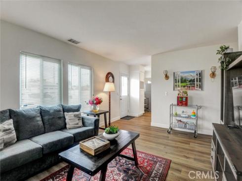 1001 N Hanover Pl , Anaheim, CA