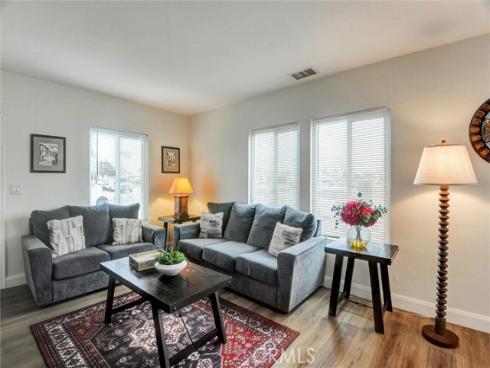 1001 N Hanover Pl , Anaheim, CA