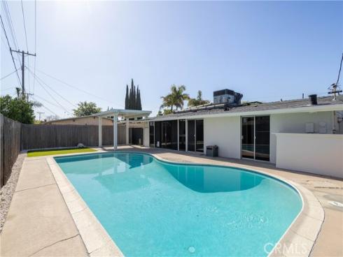 724 N Vine  , Anaheim, CA