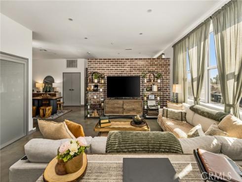 435 W Center Street Promenade  323 , Anaheim, CA