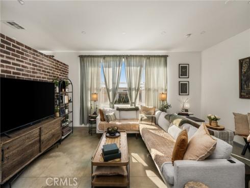 435 W Center Street Promenade  323 , Anaheim, CA