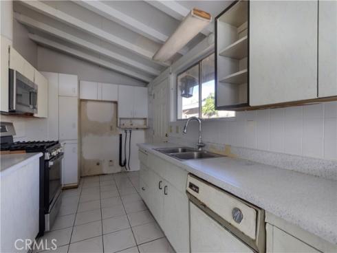 9682 Hillview , Anaheim, CA