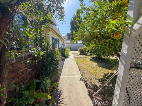 200 E Charlotte  , Anaheim, CA