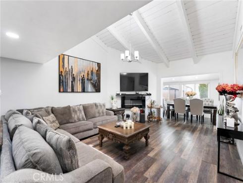 2011 W Katella , Anaheim, CA