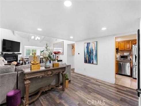 2011 W Katella , Anaheim, CA