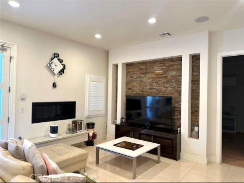 646 S Courson   Drive, Anaheim, CA