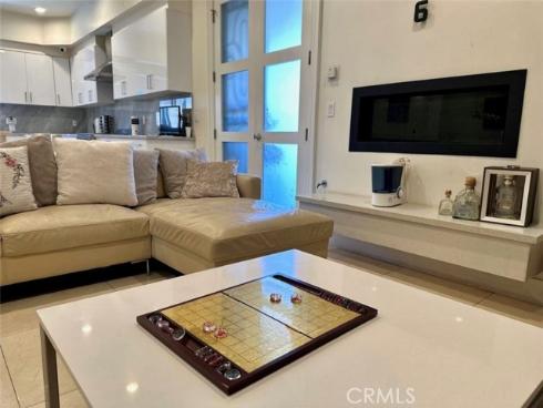 646 S Courson   Drive, Anaheim, CA