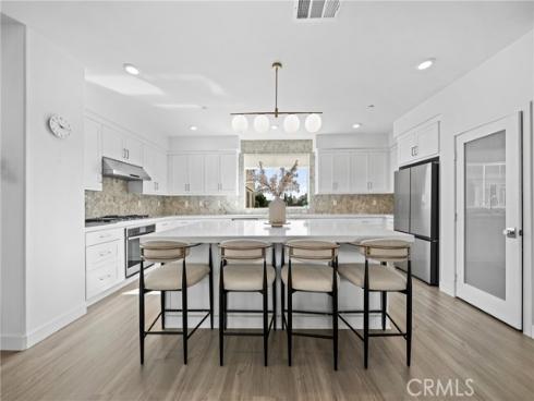 1090  North Anaheim  1  Boulevard, Anaheim, CA