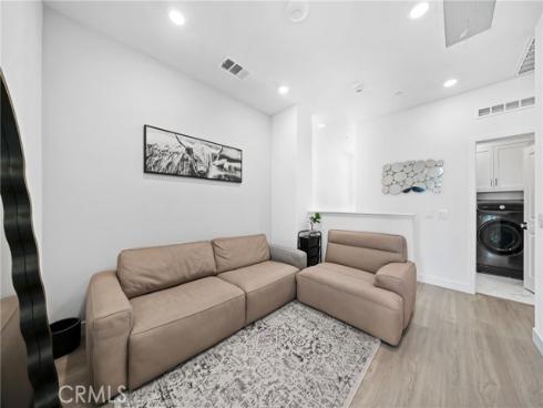 1090  North Anaheim  1  Boulevard, Anaheim, CA