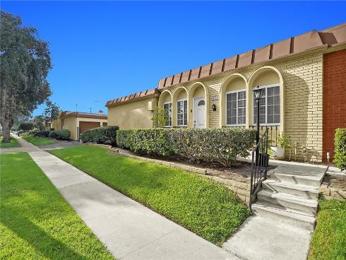 1795 W Glenoaks   Avenue, Anaheim, CA