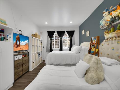 1795 W Glenoaks   Avenue, Anaheim, CA