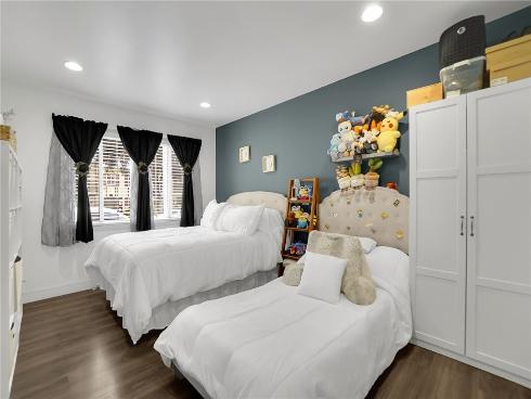 1795 W Glenoaks   Avenue, Anaheim, CA