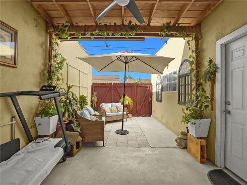 1795 W Glenoaks   Avenue, Anaheim, CA