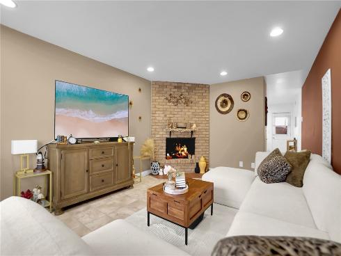 1795 W Glenoaks   Avenue, Anaheim, CA