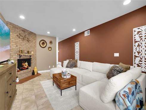 1795 W Glenoaks   Avenue, Anaheim, CA