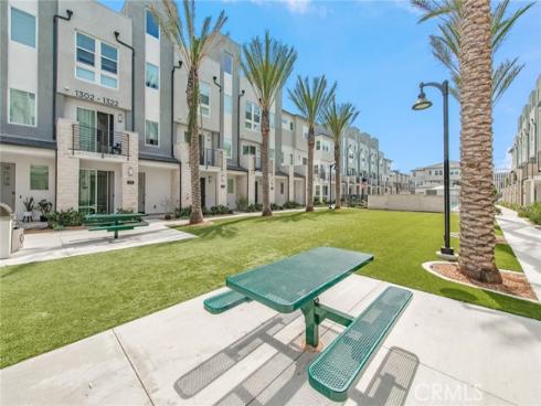 1515  W Bushell St  , Anaheim, CA