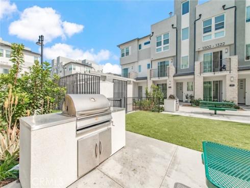 1515  W Bushell St  , Anaheim, CA