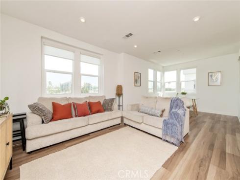 1515  W Bushell St  , Anaheim, CA